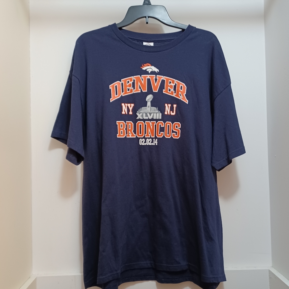 NFL Broncos T-shirt NWT
